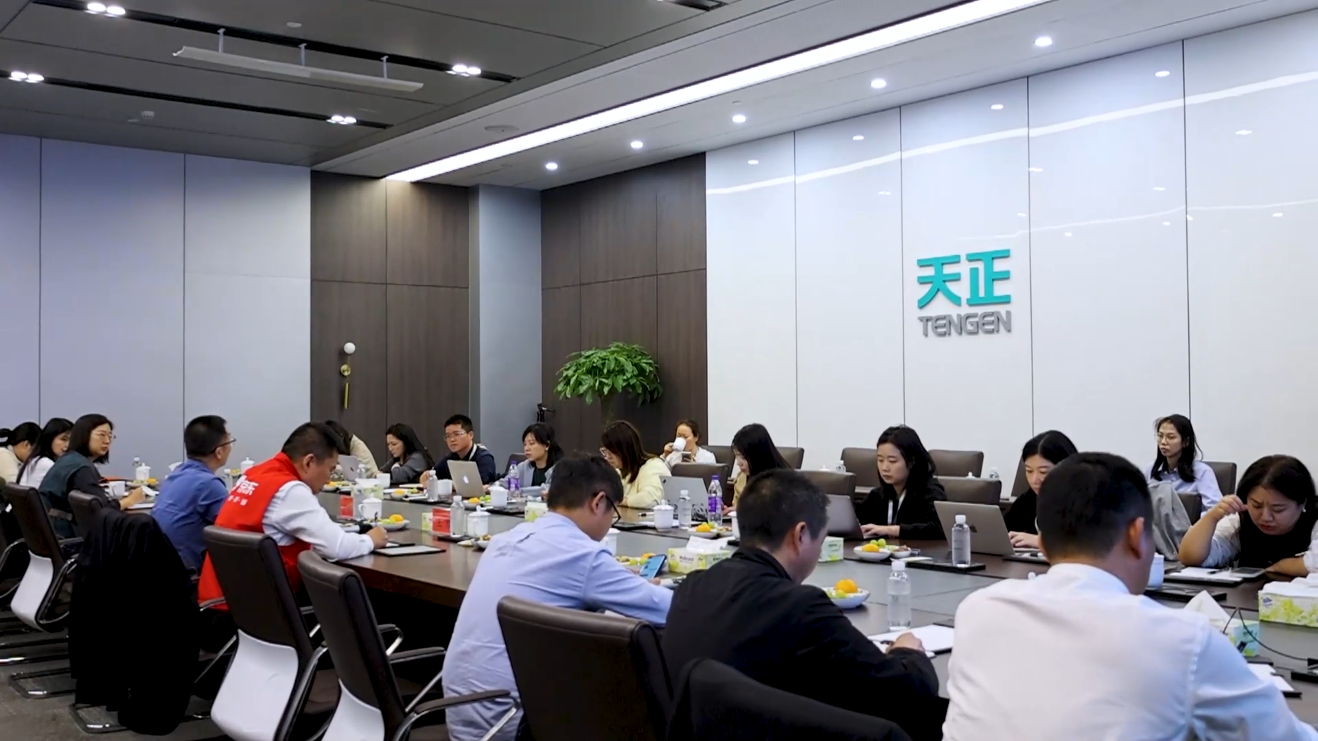 京东工业走进尊龙人生就是傅，探访产业数智化之路！